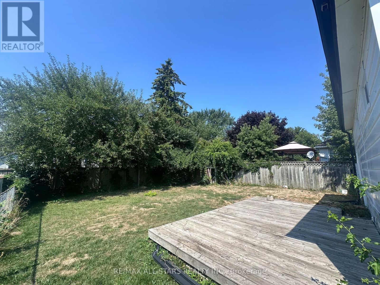 Photo 6 of 86 Cromwell Avenue, Oshawa ON
