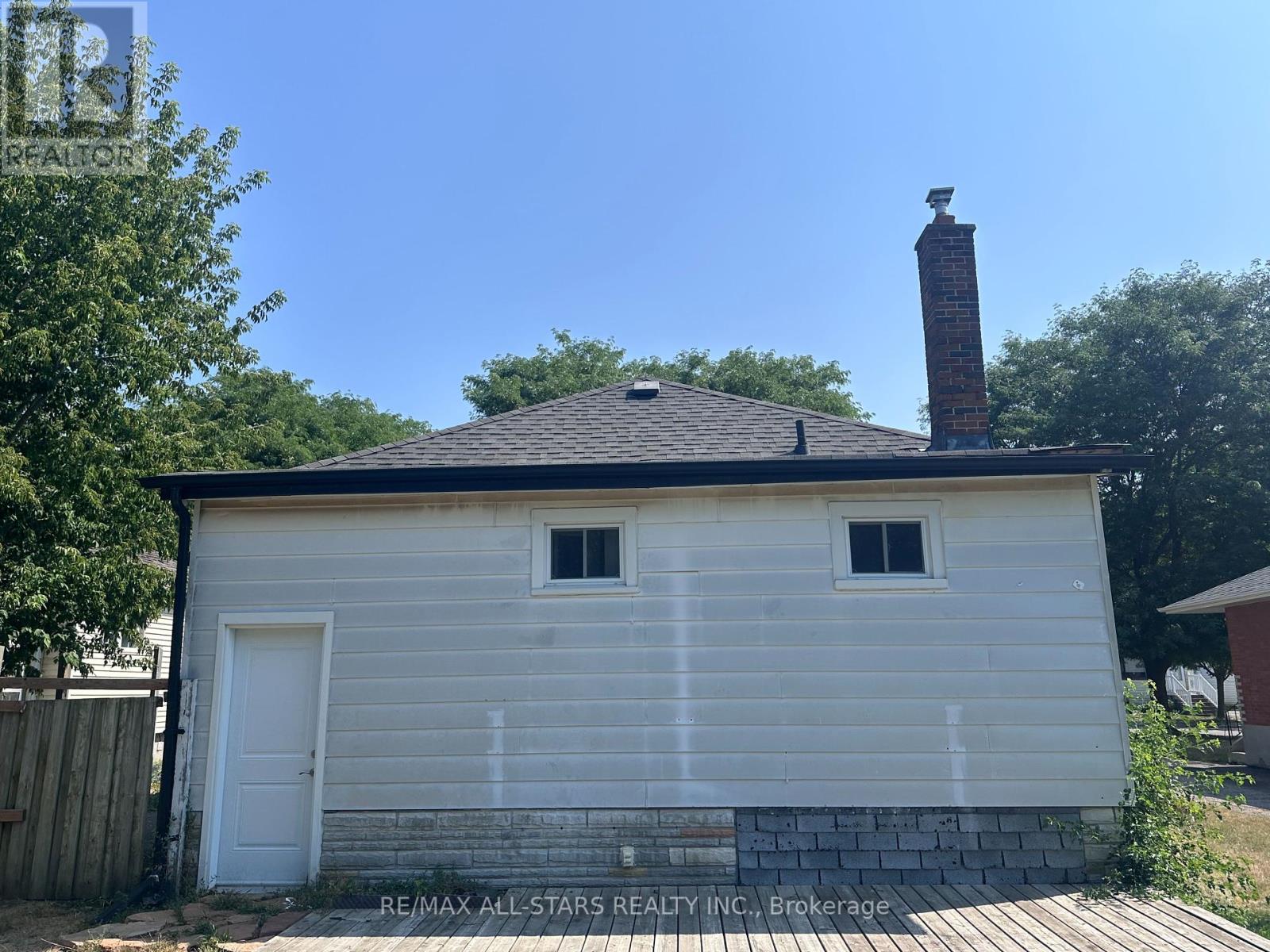 Photo 8 of 86 Cromwell Avenue, Oshawa ON
