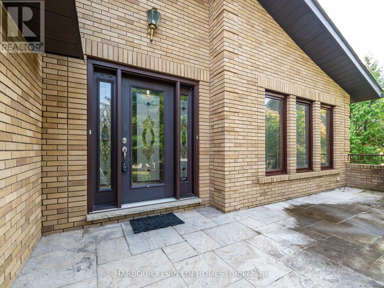 Photo 25 of 101 Leyburn Avenue, Richmond Hill ON