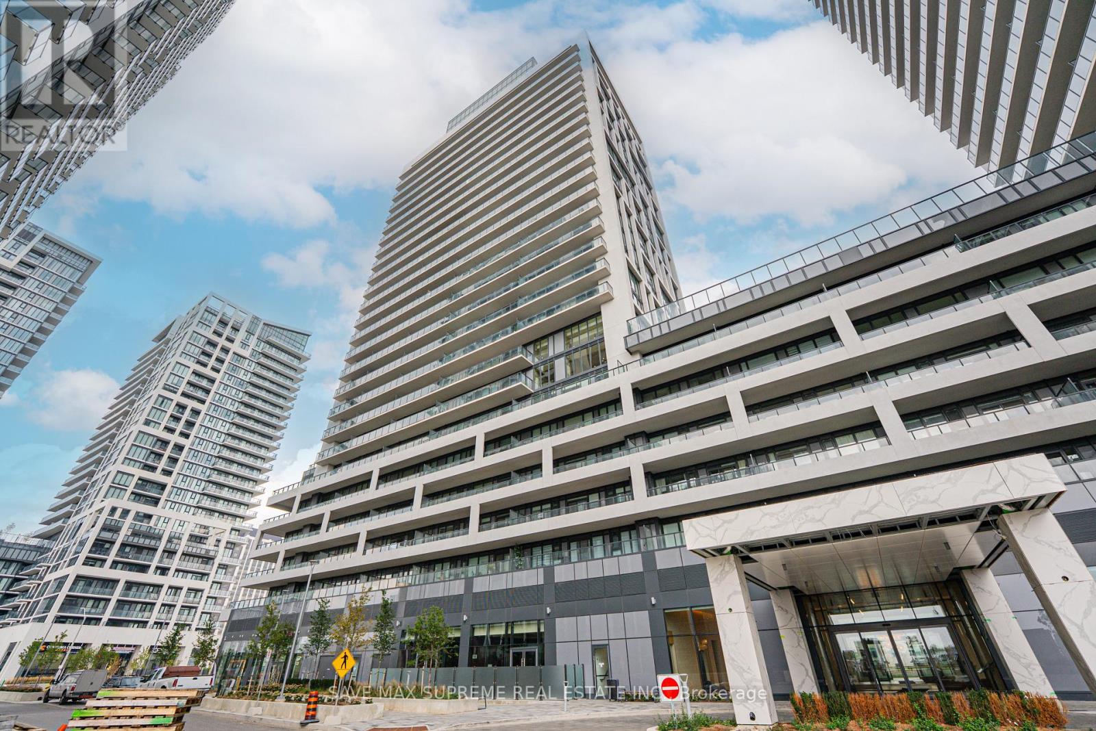 Photo 1 of 1716 8960 Jane Street, Vaughan ON