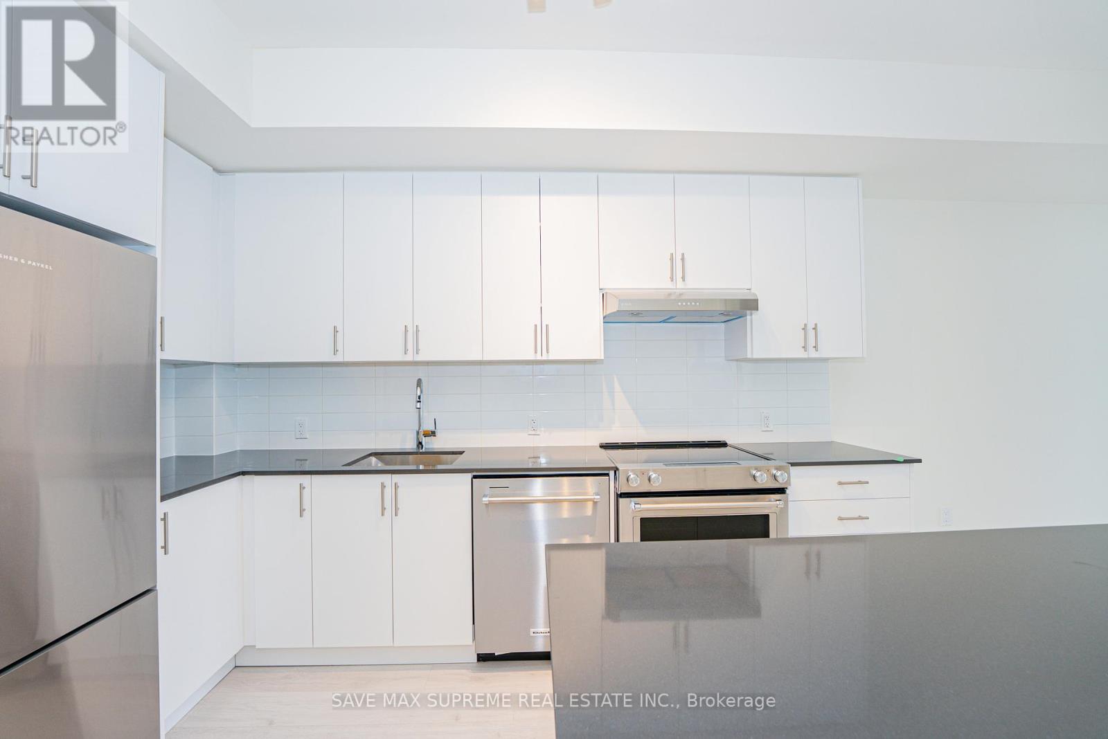 Photo 13 of 1716 8960 Jane Street, Vaughan ON