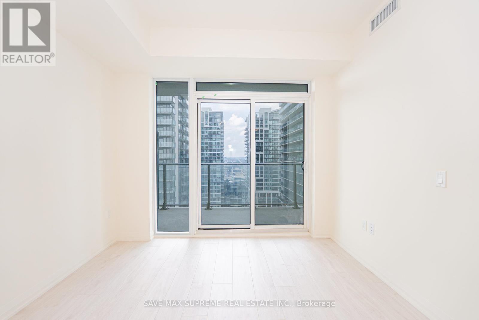 Photo 14 of 1716 8960 Jane Street, Vaughan ON