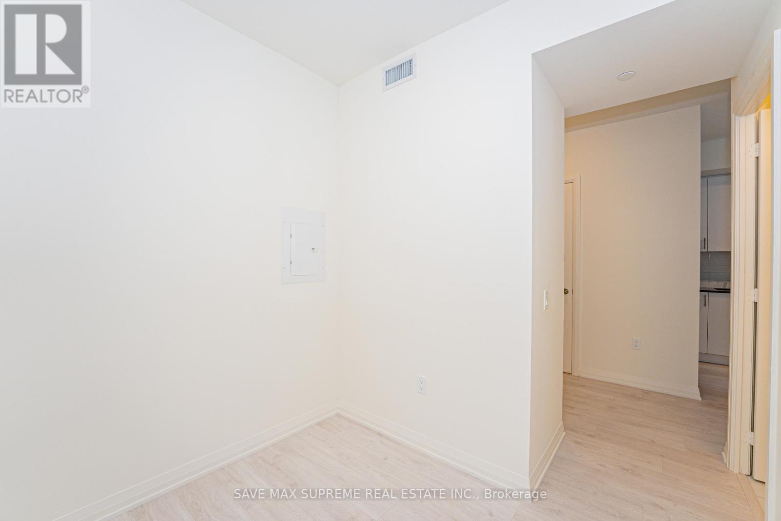 Photo 17 of 1716 8960 Jane Street, Vaughan ON