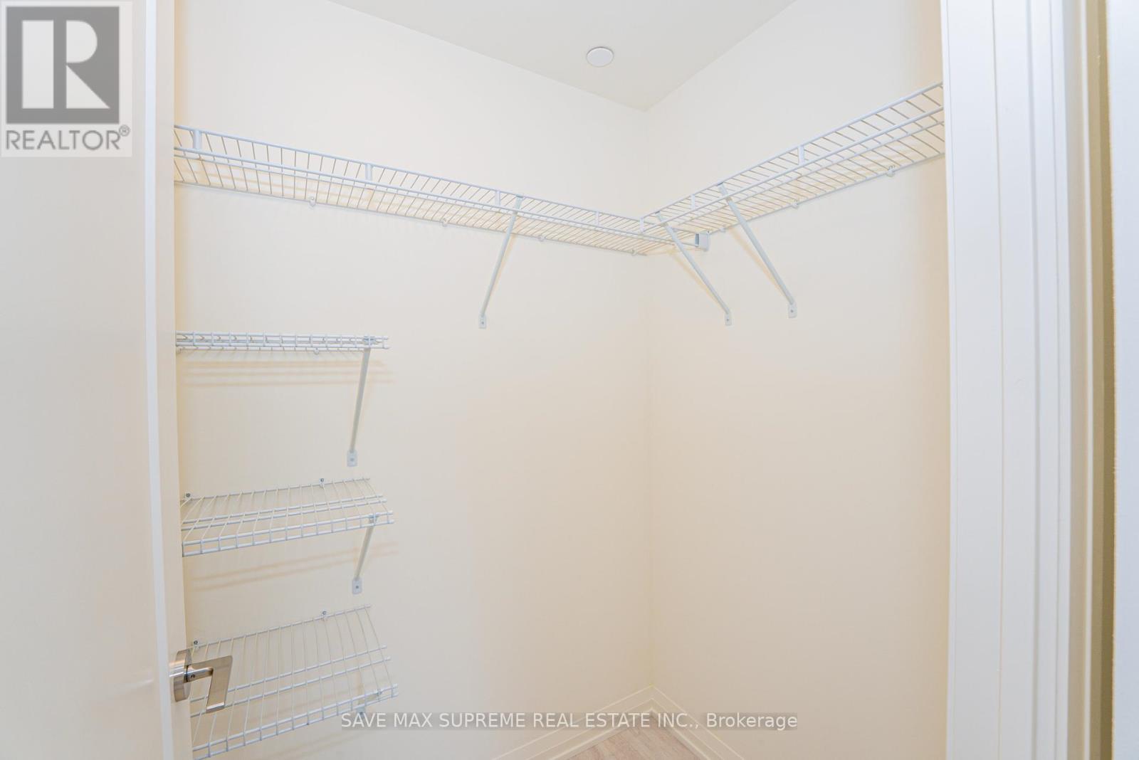 Photo 21 of 1716 8960 Jane Street, Vaughan ON