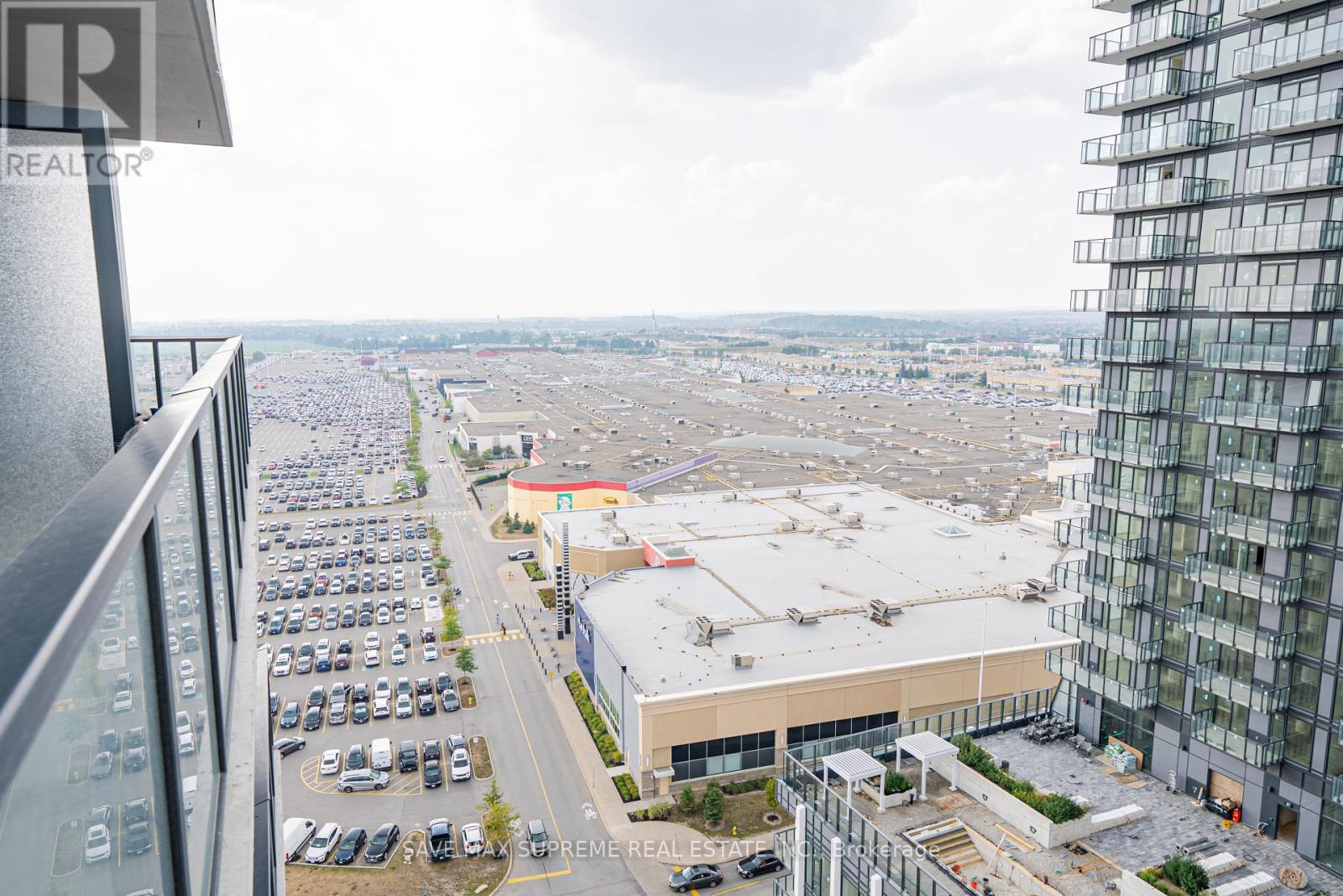 Photo 25 of 1716 8960 Jane Street, Vaughan ON