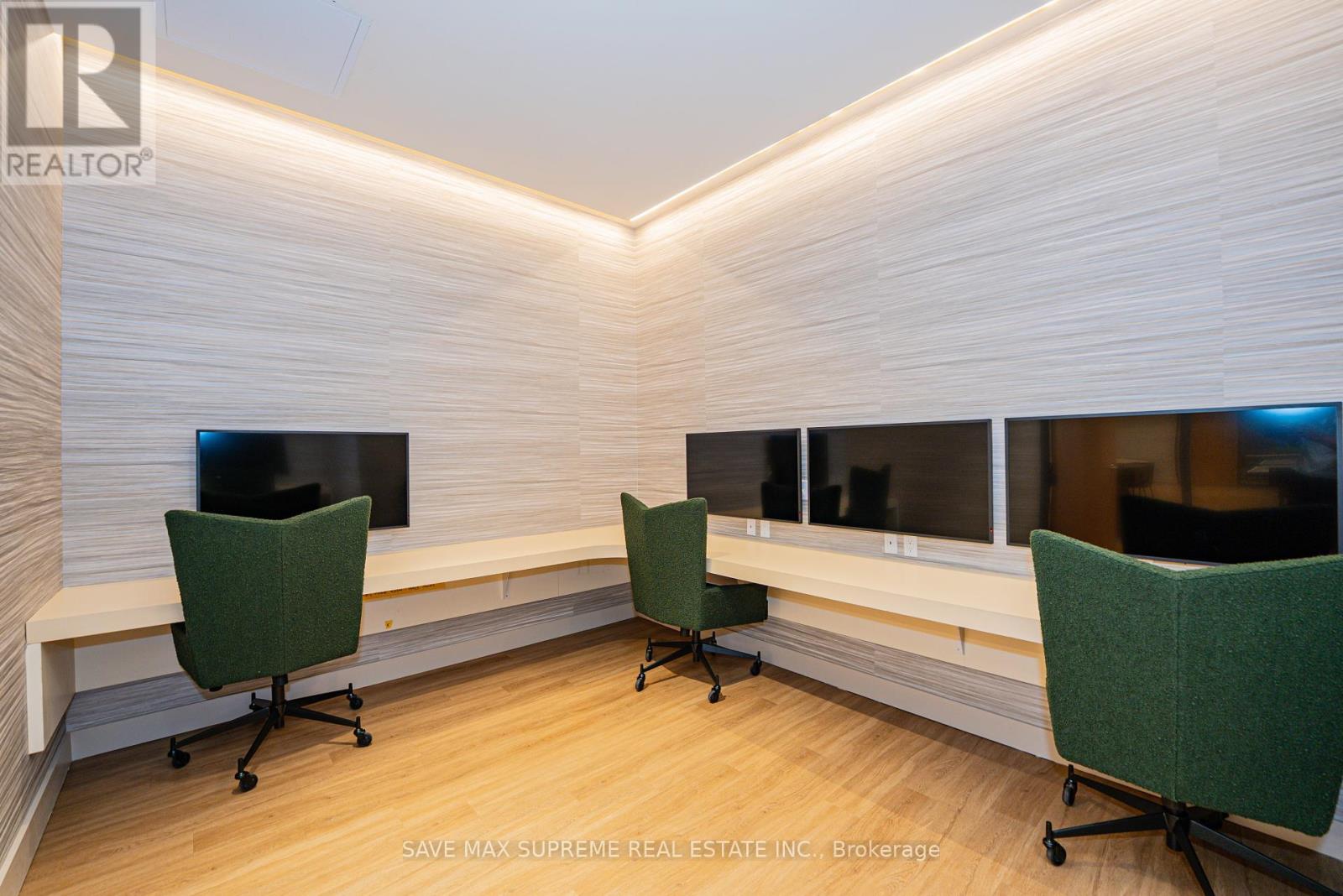 Photo 35 of 1716 8960 Jane Street, Vaughan ON