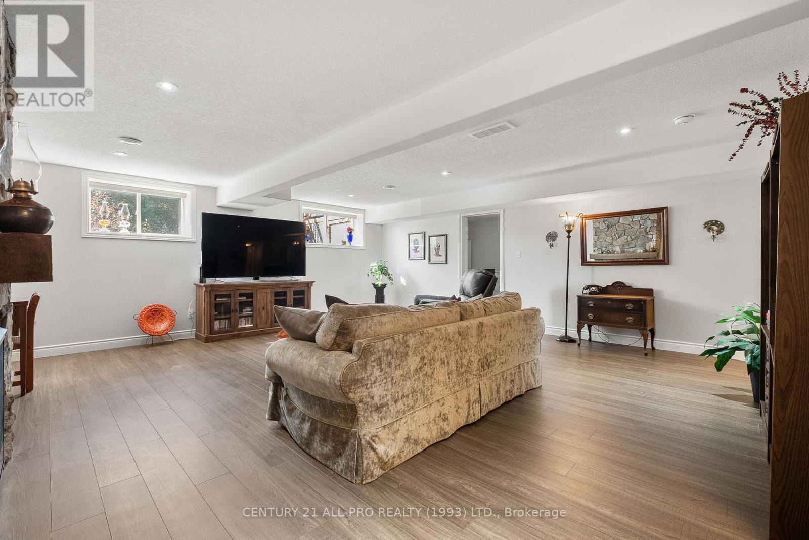 Photo 27 of 76 Royal Gala Drive, Brighton ON