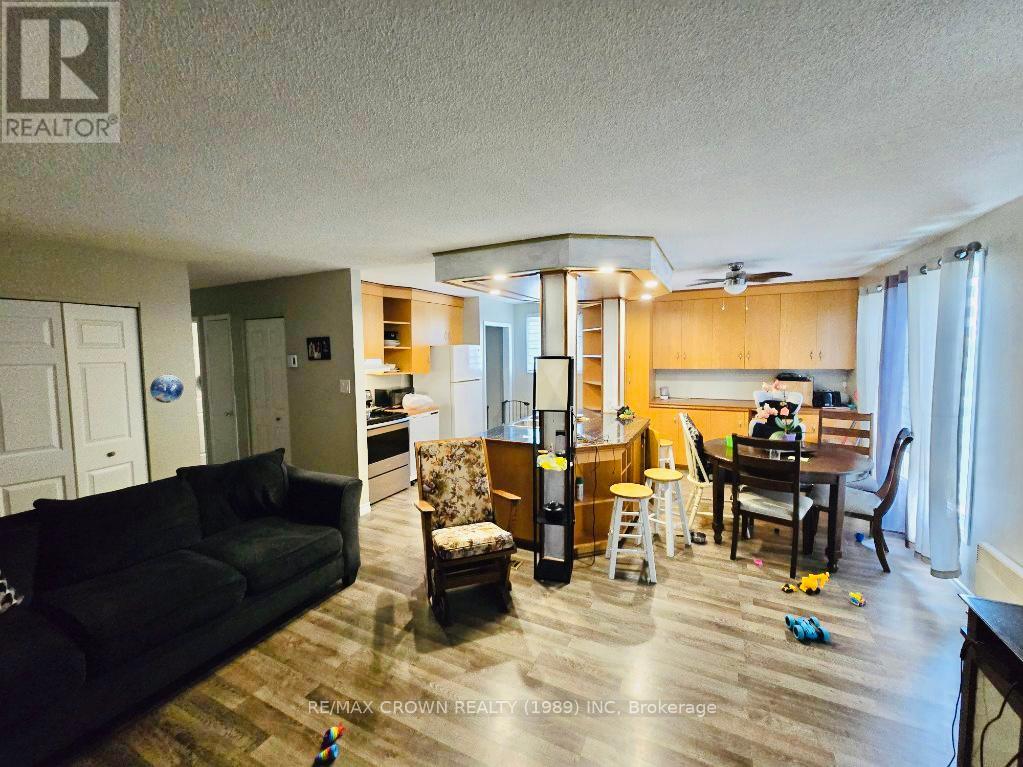 Photo 12 of 1531 Aubin Street, Hearst ON