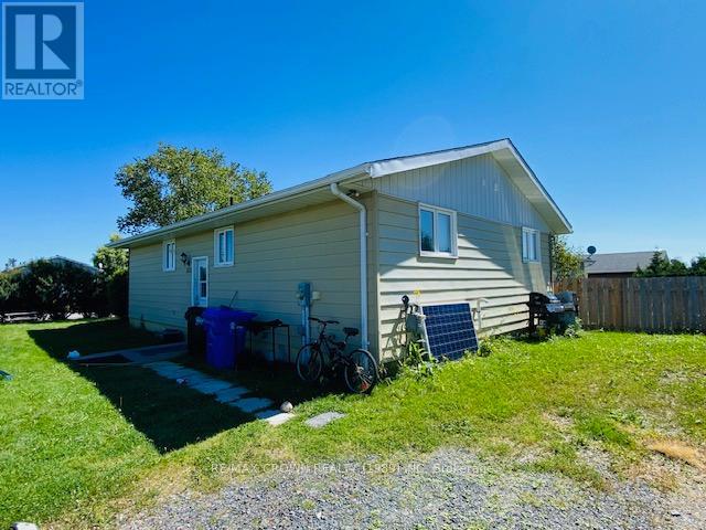 Photo 3 of 1531 Aubin Street, Hearst ON