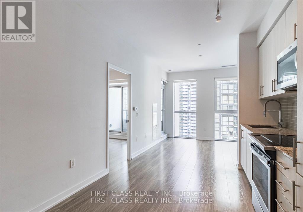 Photo 4 of 3216 4055 Parkside Village Drive, Mississauga ON