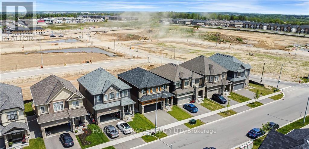 Photo 2 of 16 Scenic Ridge Gate, Brant ON