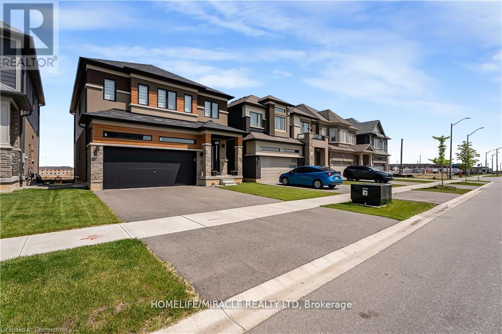 Photo 32 of 16 Scenic Ridge Gate, Brant ON