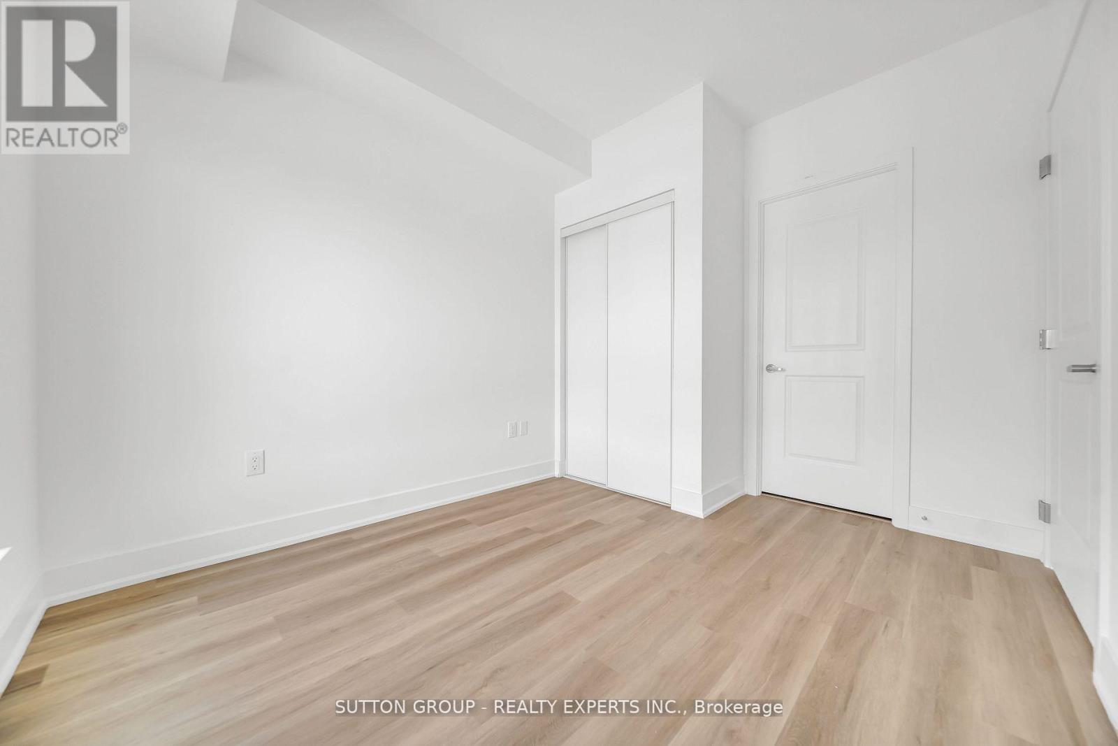 Photo 23 of 826 401 Shellard Lane, Brantford ON