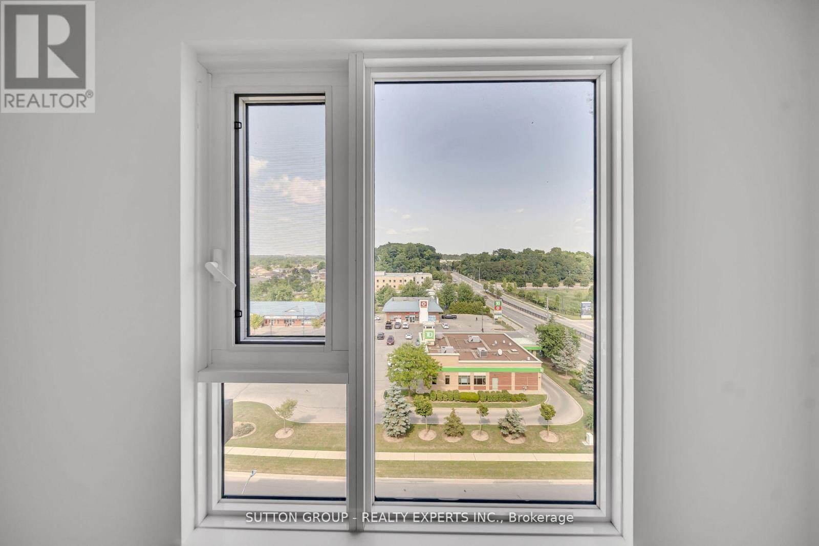 Photo 25 of 826 401 Shellard Lane, Brantford ON