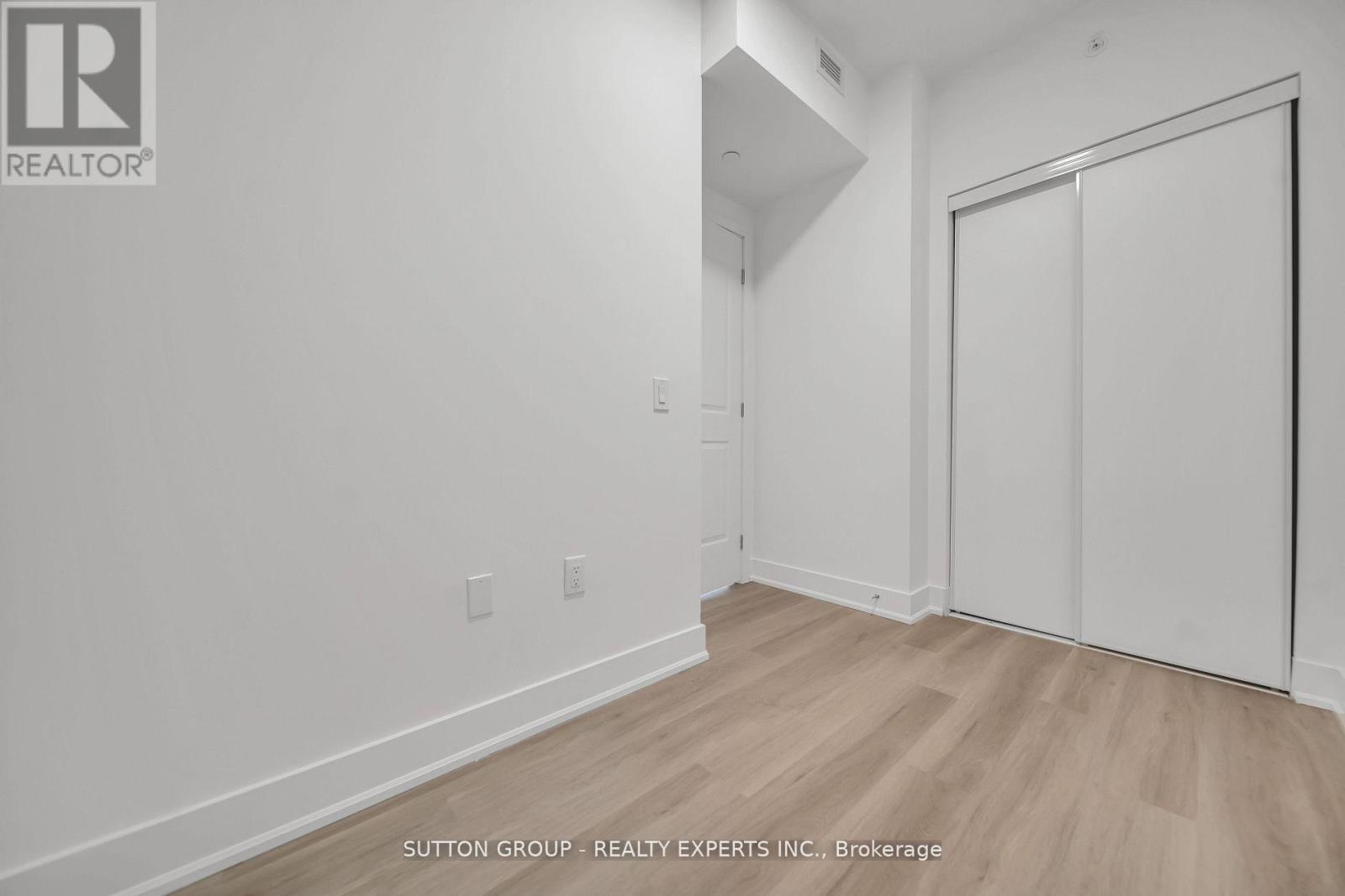 Photo 29 of 826 401 Shellard Lane, Brantford ON