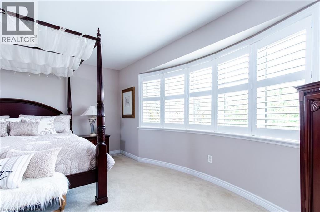 Photo 34 of 104 Miller Drive, Halton Hills ON