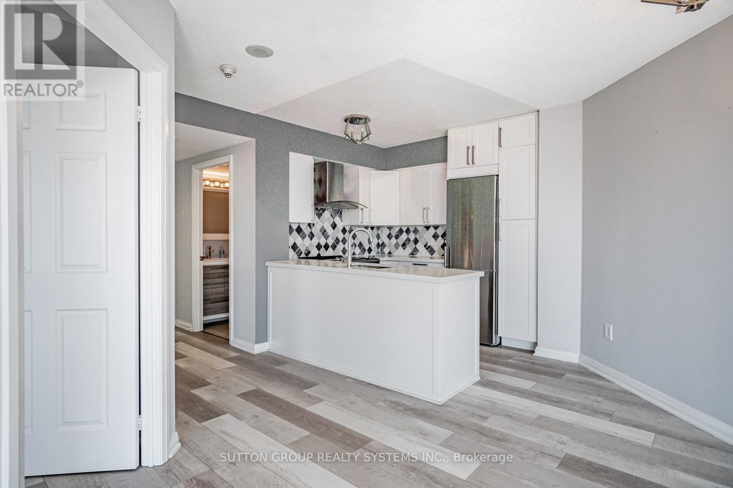 Photo 13 of 608 220 Forum Drive, Mississauga ON