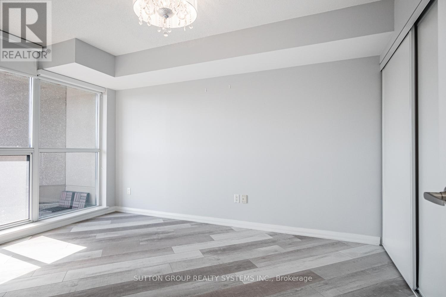 Photo 14 of 608 220 Forum Drive, Mississauga ON