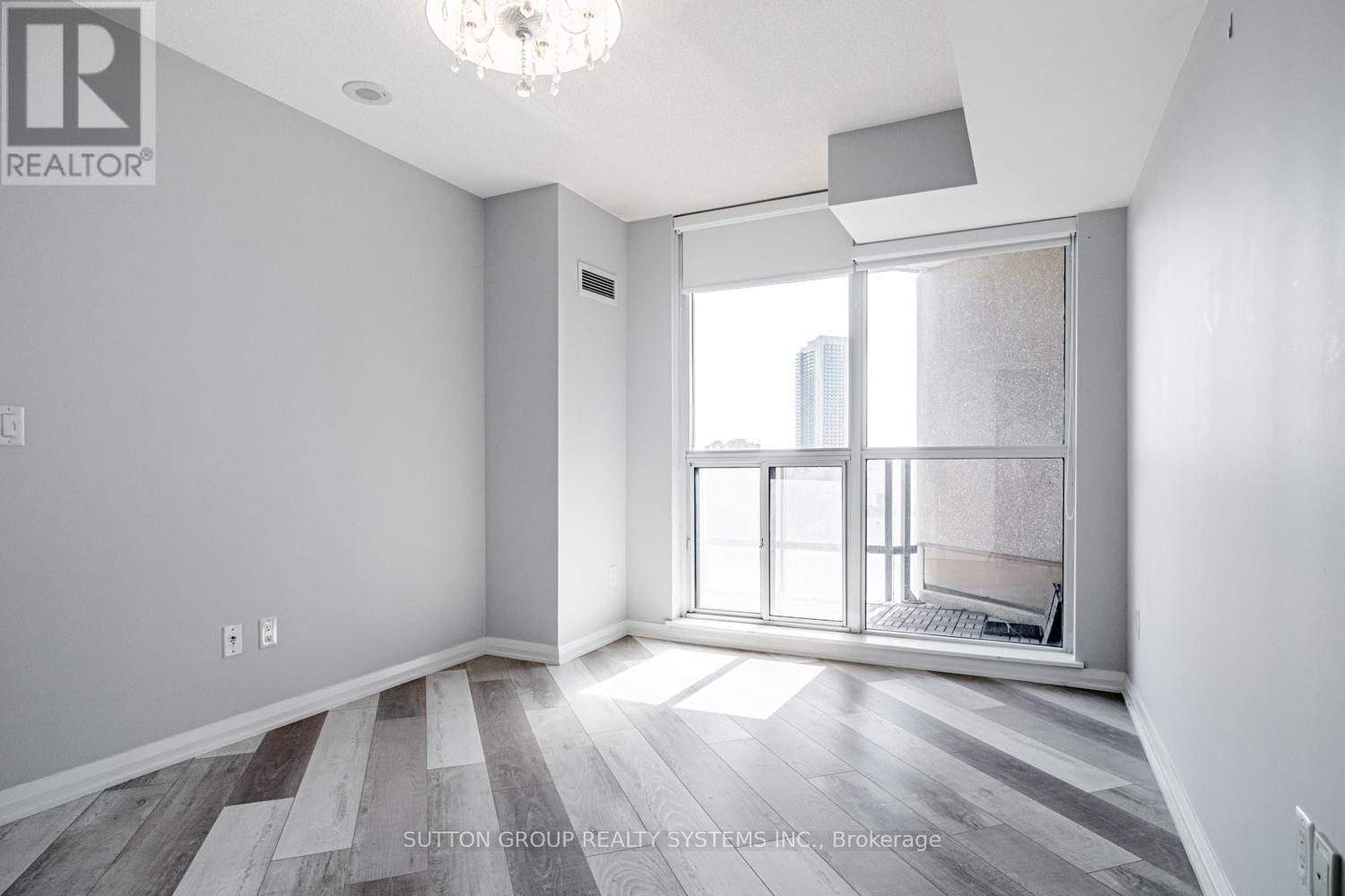 Photo 15 of 608 220 Forum Drive, Mississauga ON