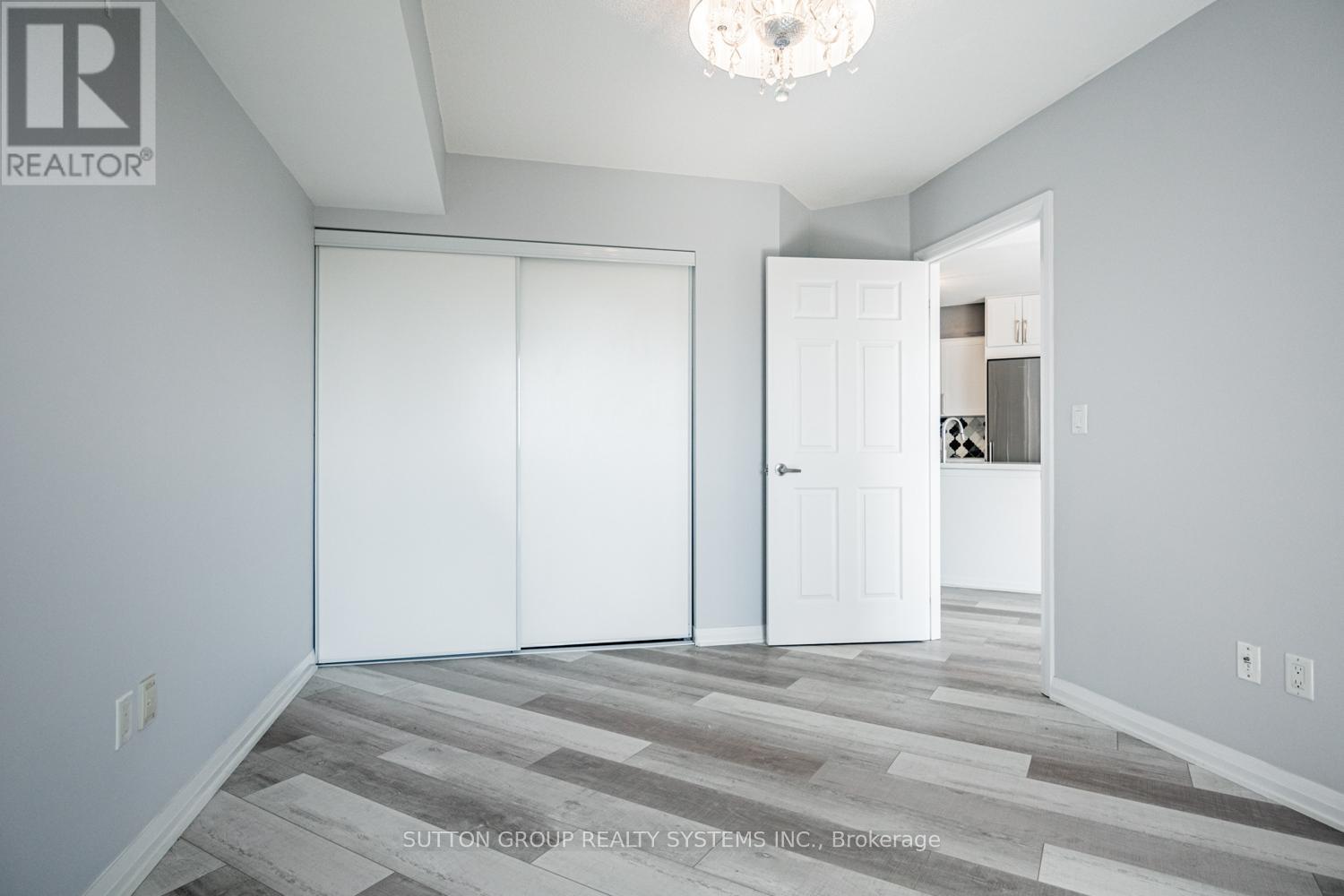 Photo 16 of 608 220 Forum Drive, Mississauga ON