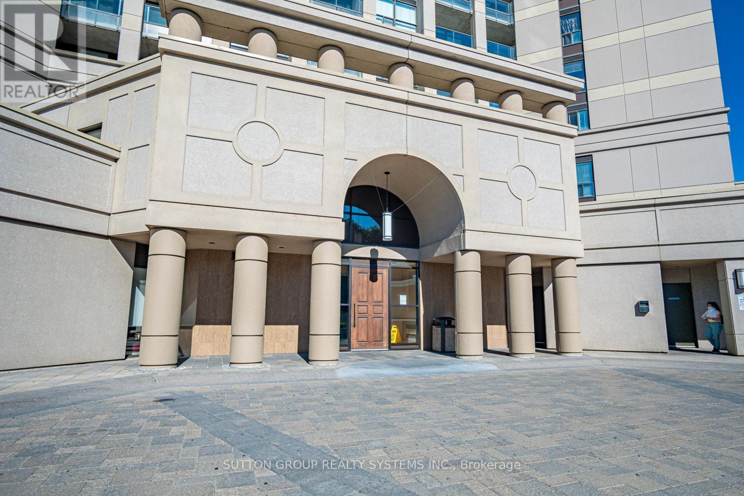 Photo 2 of 608 220 Forum Drive, Mississauga ON