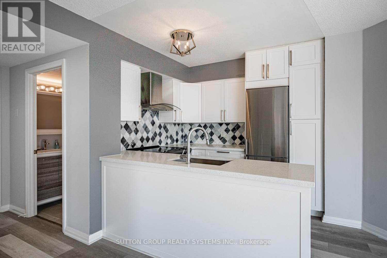 Photo 8 of 608 220 Forum Drive, Mississauga ON