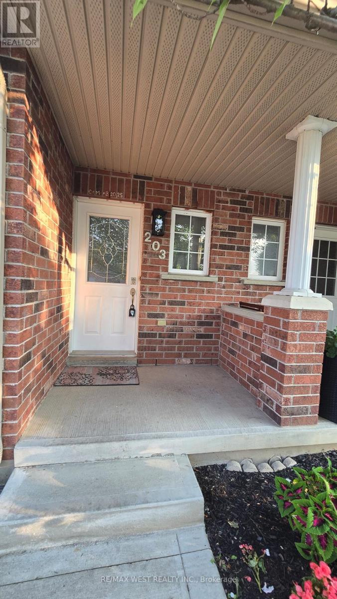 Photo 2 of 203 Langlaw Drive, Cambridge ON