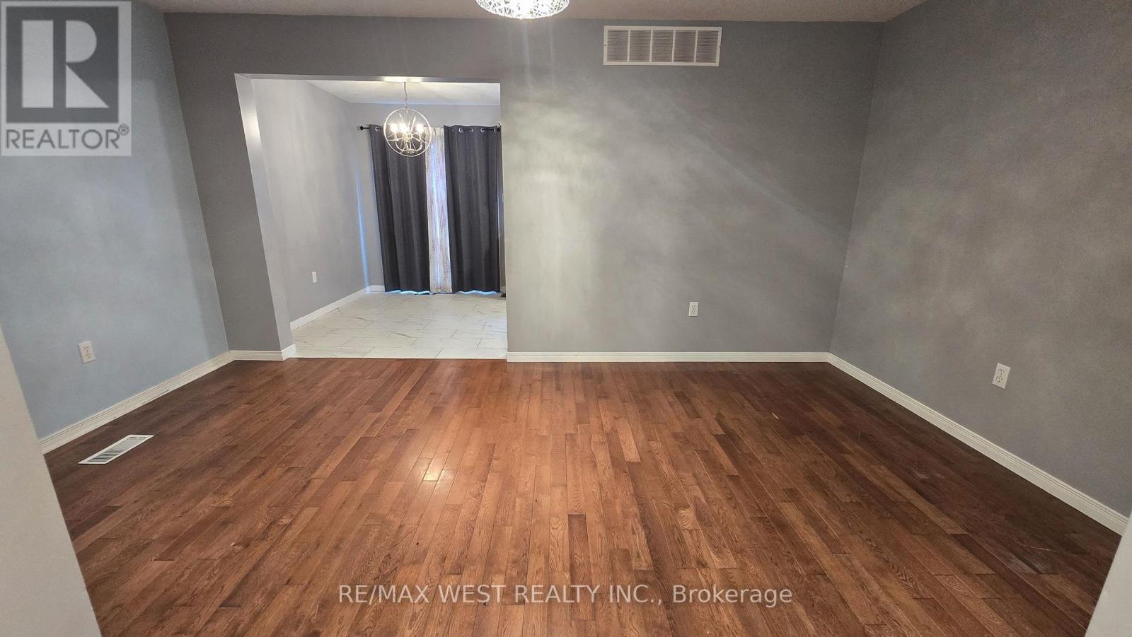 Photo 5 of 203 Langlaw Drive, Cambridge ON