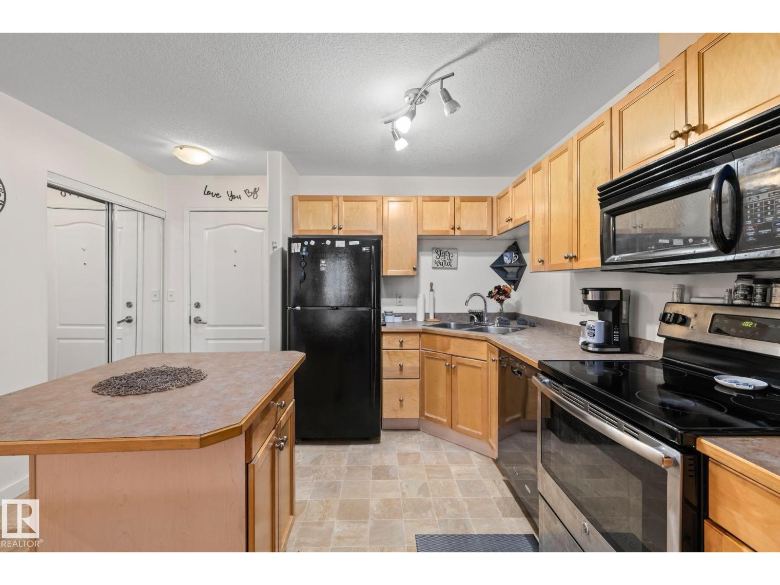 Photo 5 of 308 12550 140 Av Nw, Edmonton AB