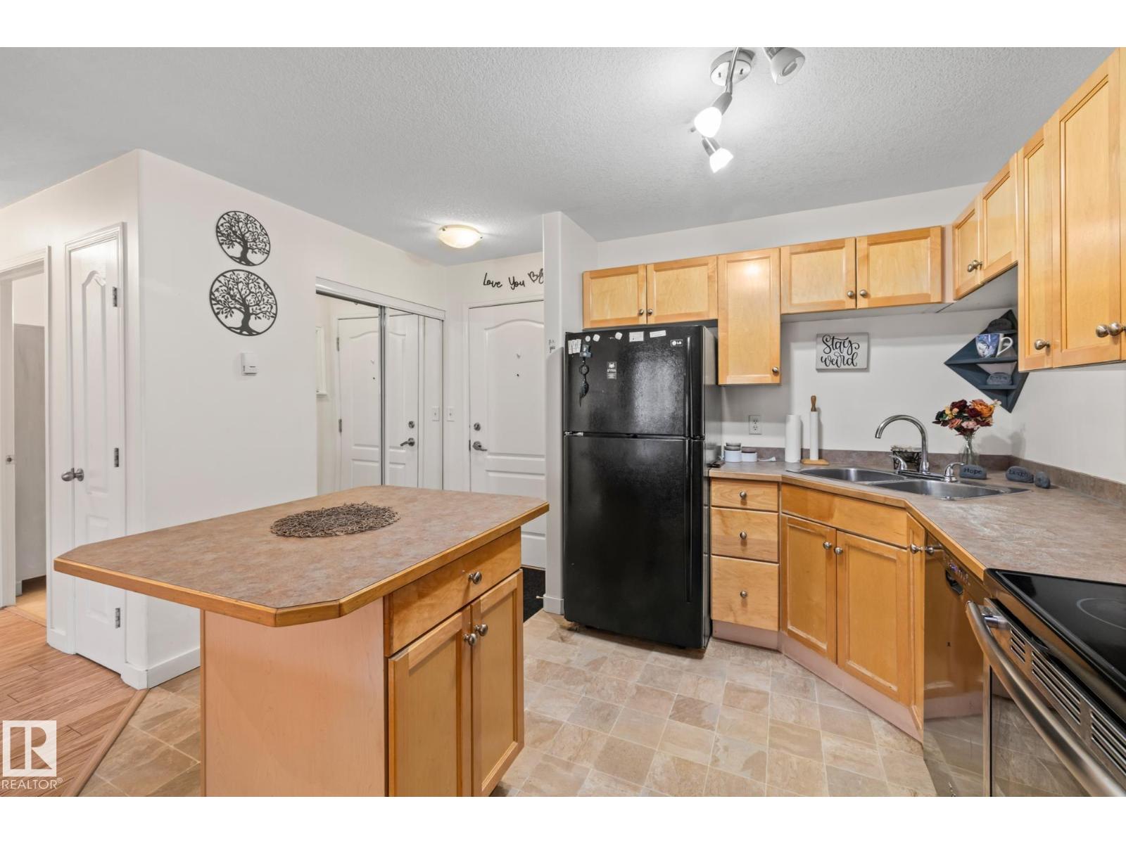 Photo 8 of 308 12550 140 Av Nw, Edmonton AB