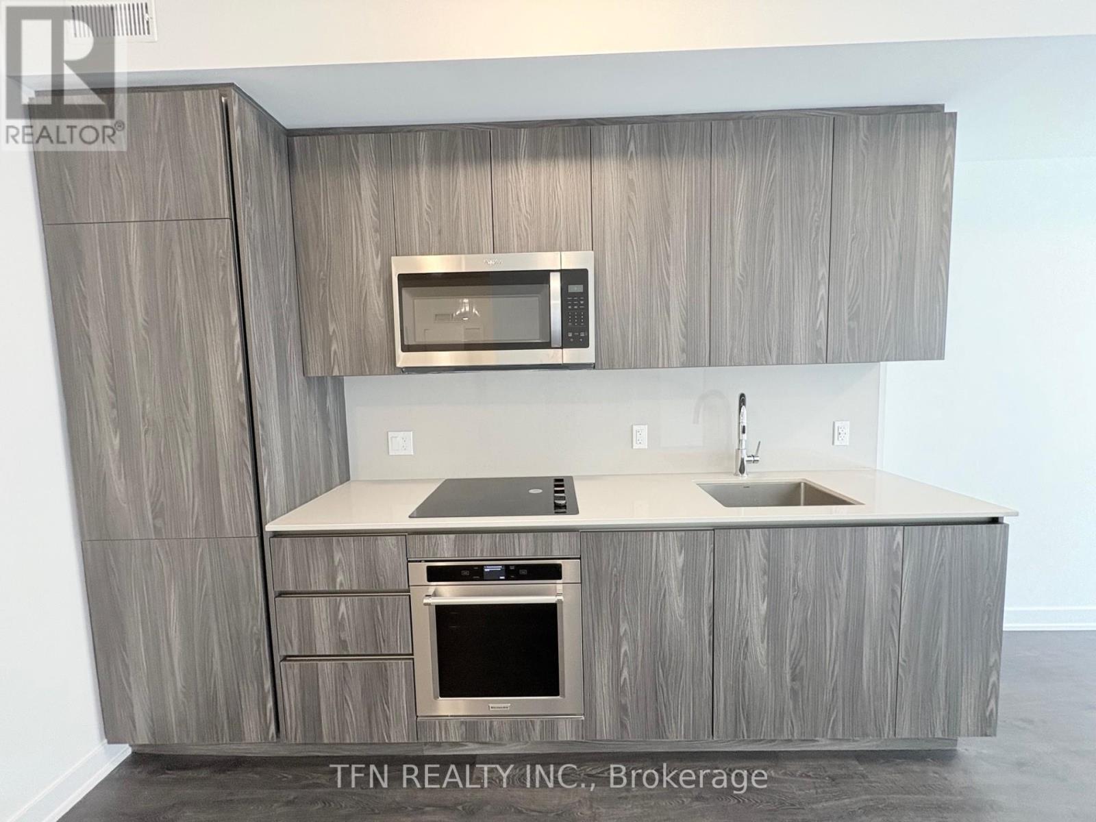 Photo 2 of 826 15 Richardson Street, Toronto ON