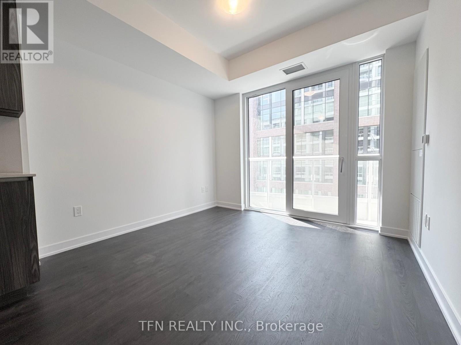 Photo 3 of 826 15 Richardson Street, Toronto ON