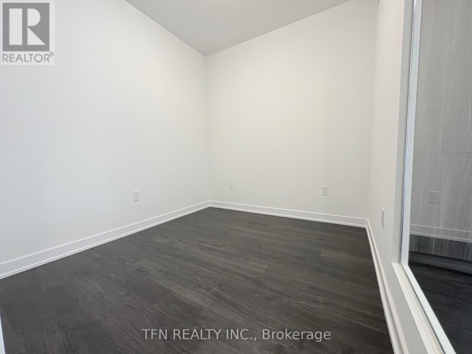Photo 8 of 826 15 Richardson Street, Toronto ON