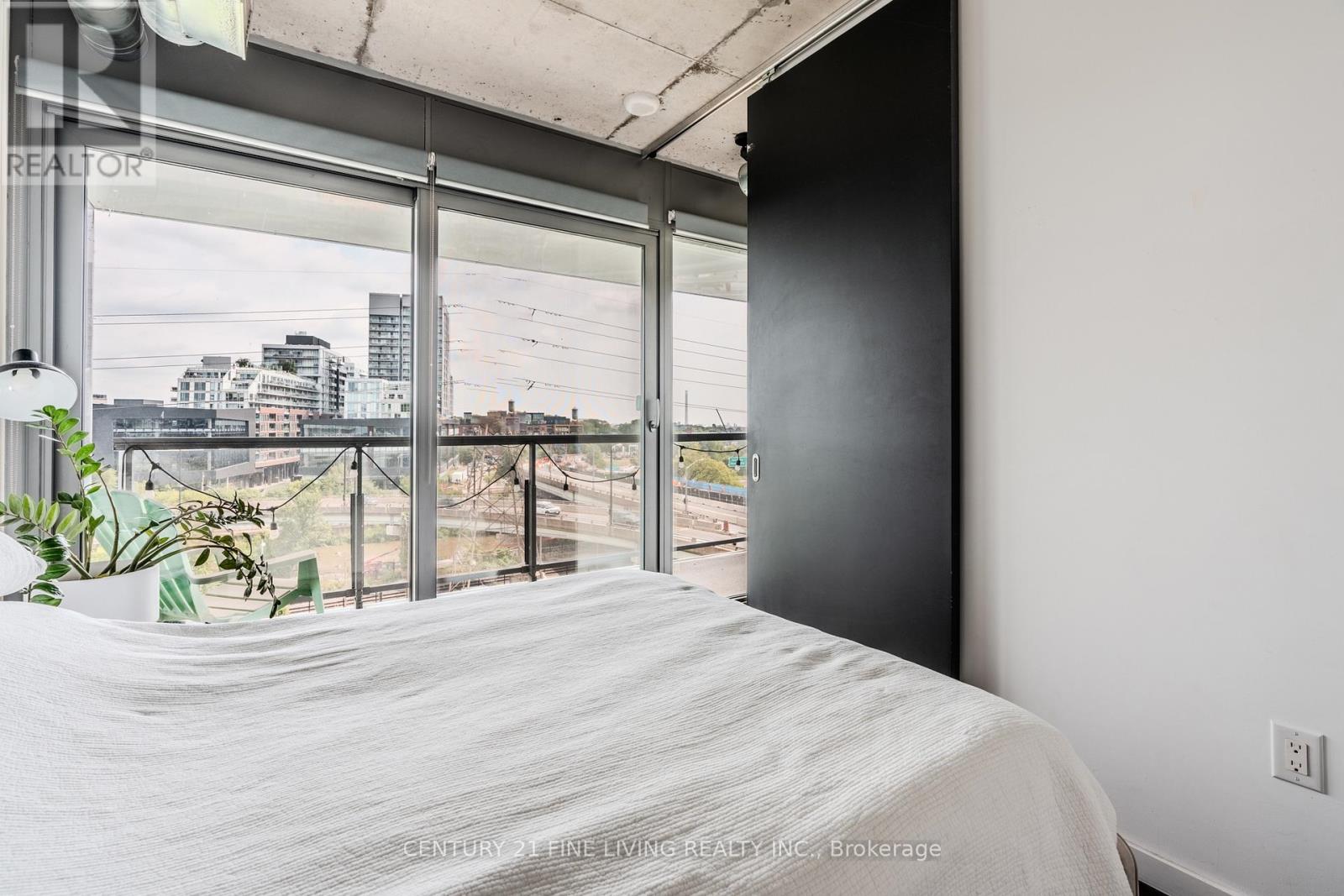 Photo 19 of 605 32 Trolley Crescent, Toronto ON