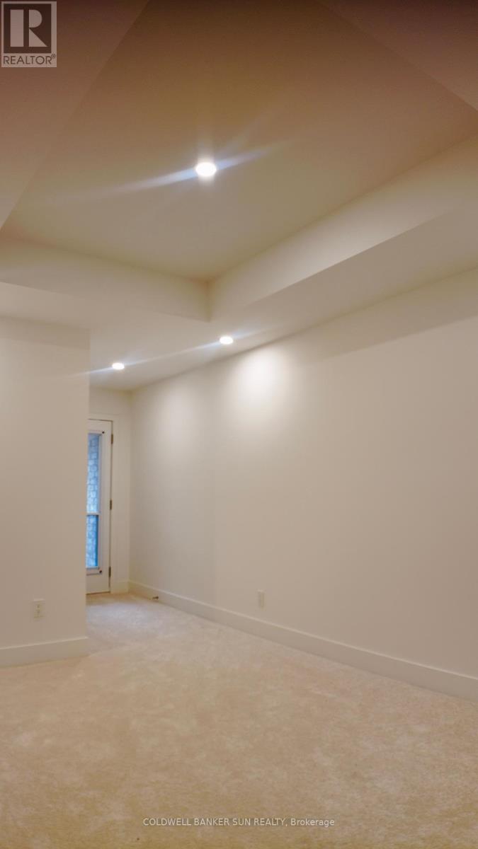 Photo 15 of 25 Waterside Way, Whitby ON