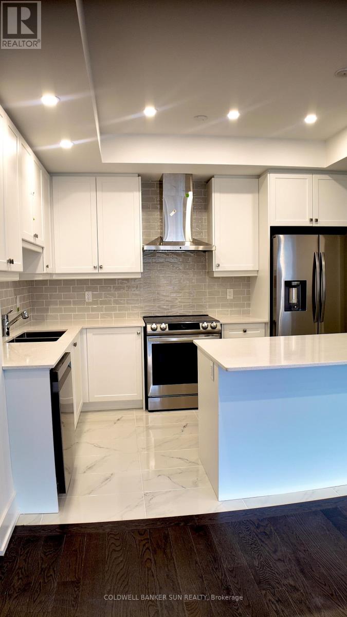 Photo 6 of 25 Waterside Way, Whitby ON