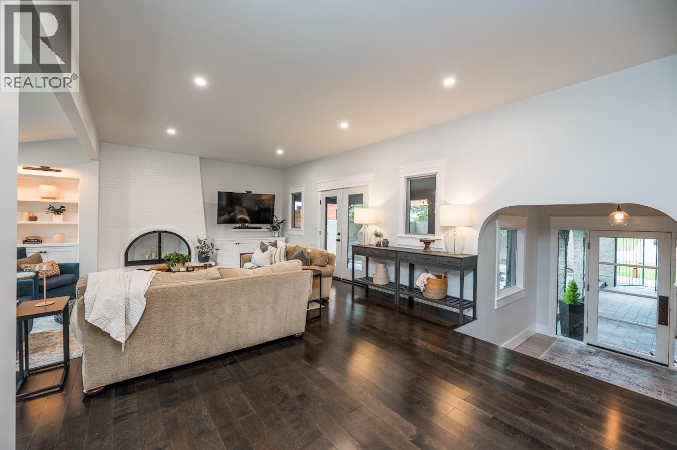 Photo 9 of 2925 Notre Dame Drive, Prince George BC