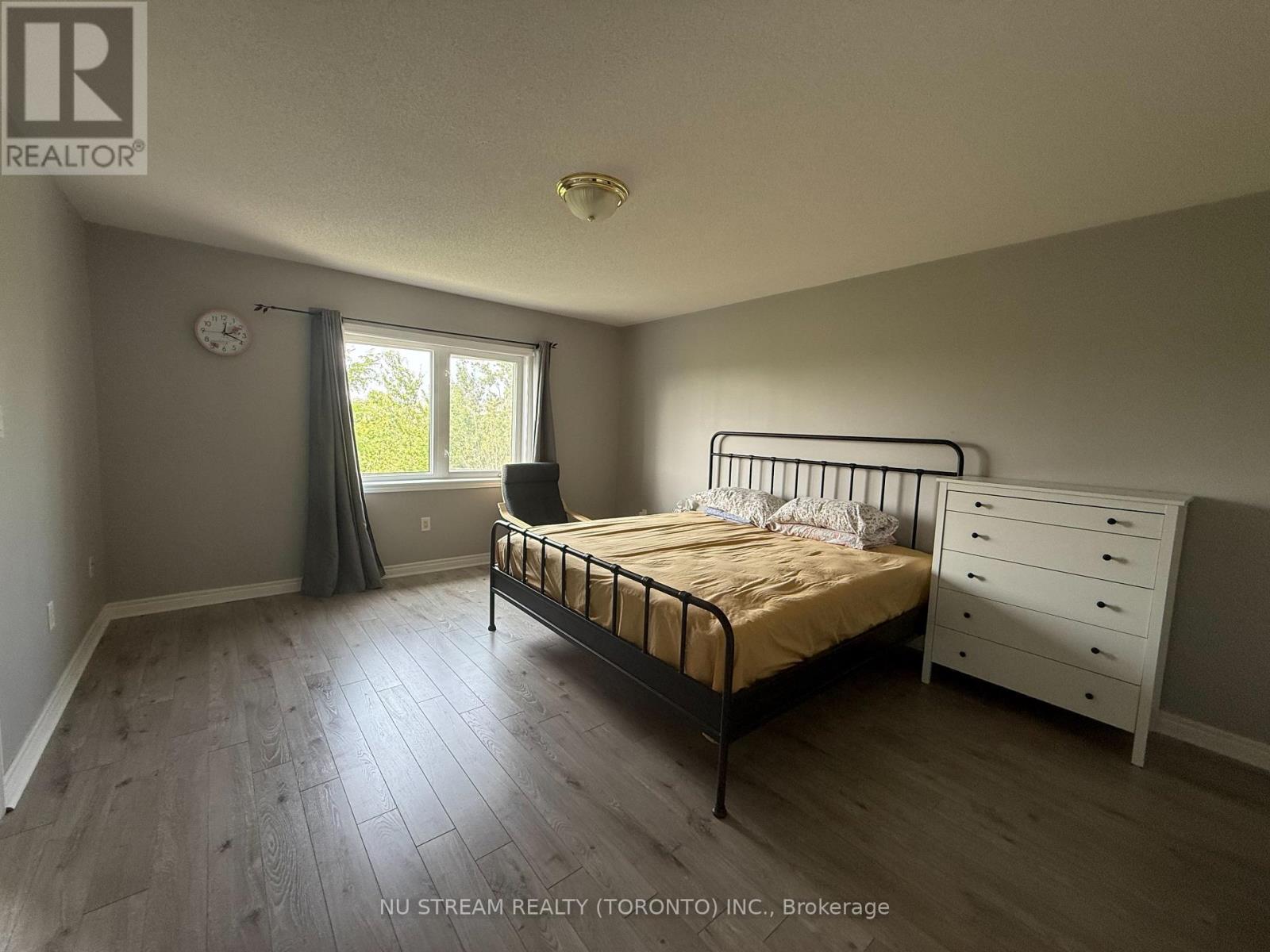 Photo 15 of 42 8 Townwood Drive, Richmond Hill ON