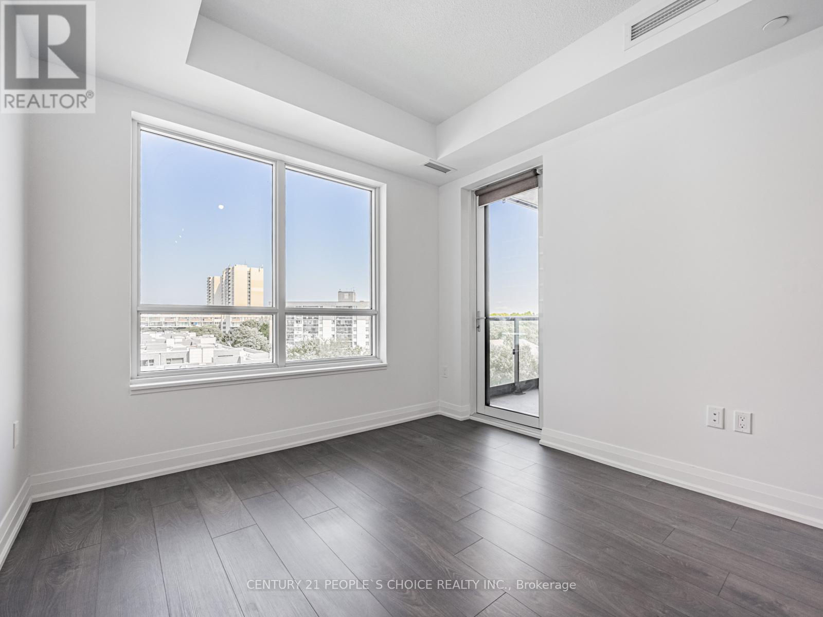 Photo 3 of 635 26 Gibbs Road, Toronto ON