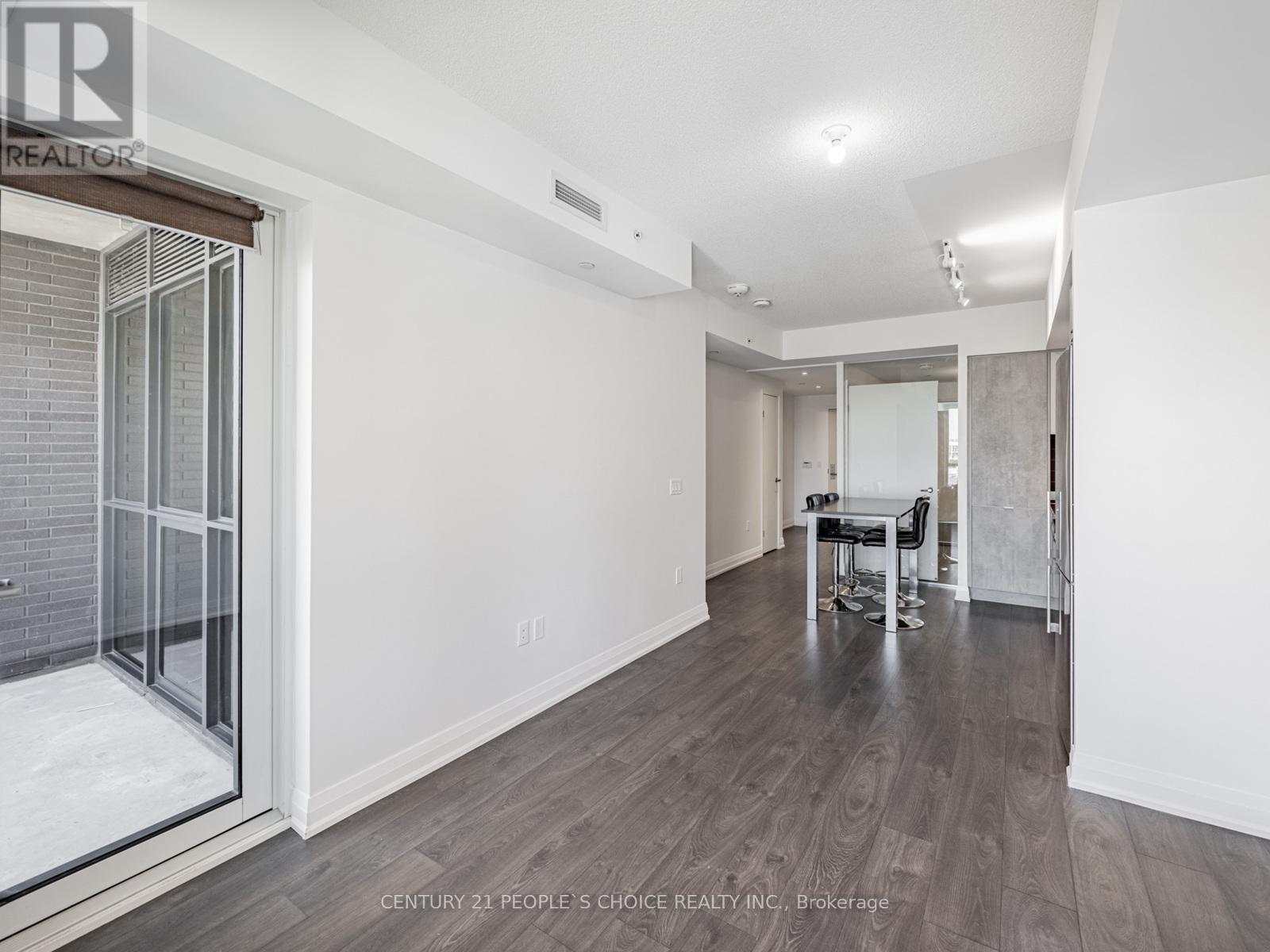 Photo 4 of 635 26 Gibbs Road, Toronto ON