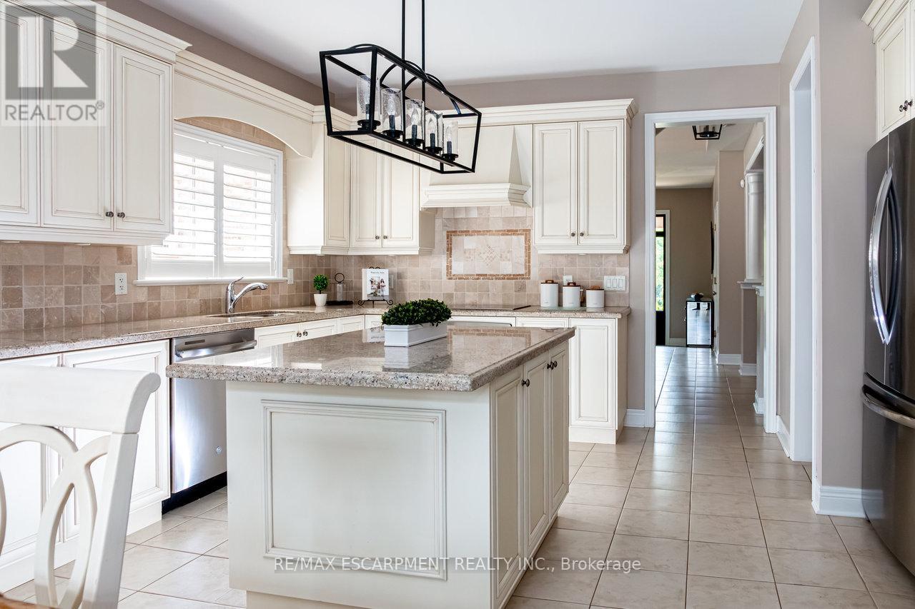 Photo 15 of 104 Miller Drive, Halton Hills ON