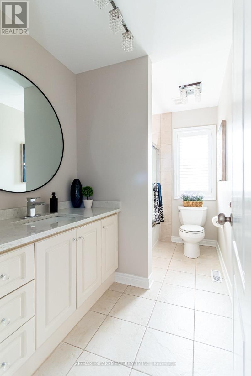 Photo 27 of 104 Miller Drive, Halton Hills ON