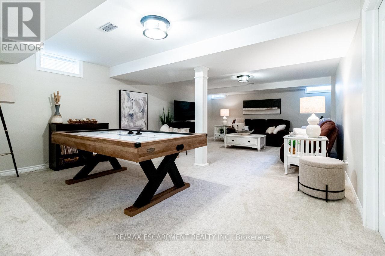 Photo 38 of 104 Miller Drive, Halton Hills ON