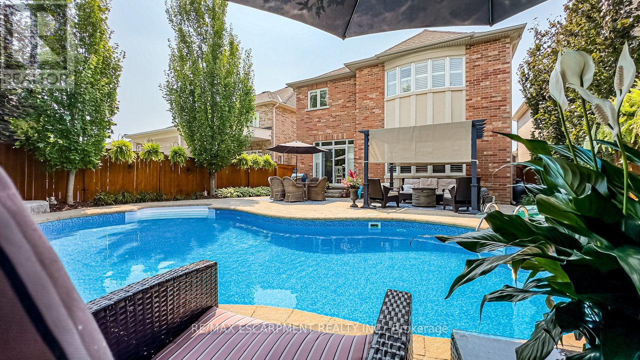 Photo 44 of 104 Miller Drive, Halton Hills ON