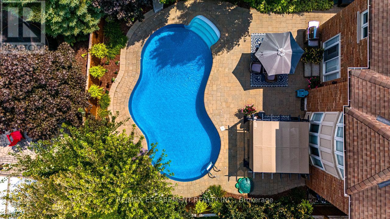 Photo 46 of 104 Miller Drive, Halton Hills ON