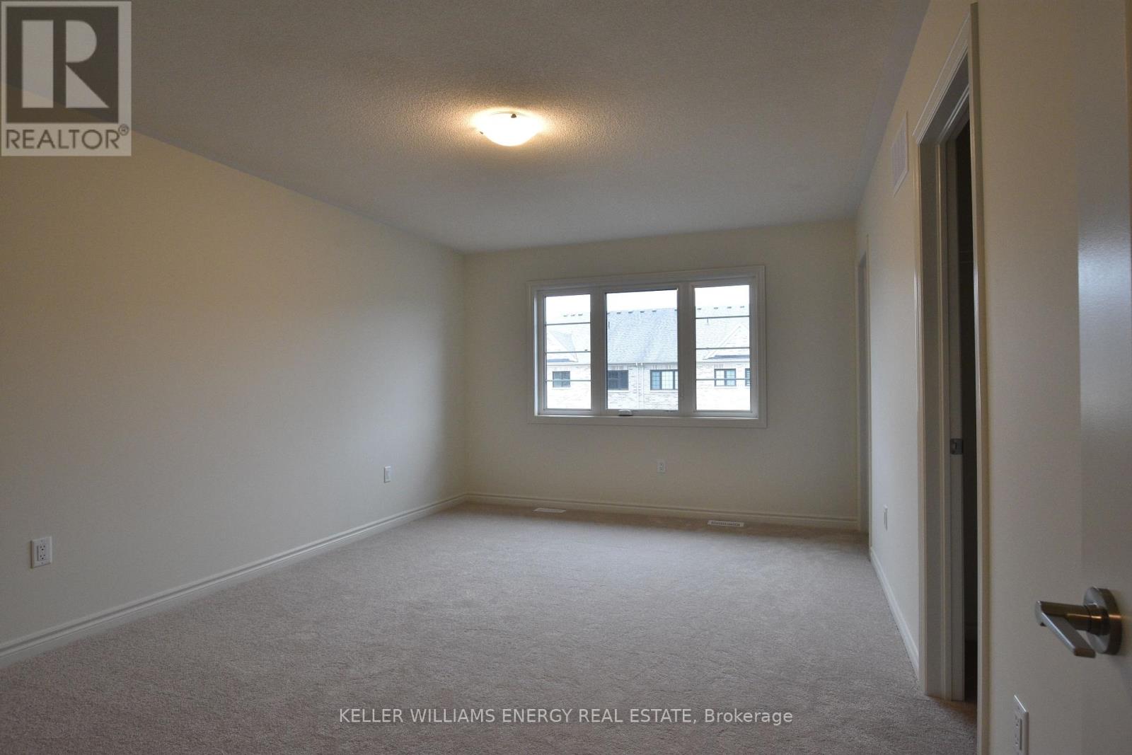 Photo 14 of 481 Twin Streams Road, Whitby ON