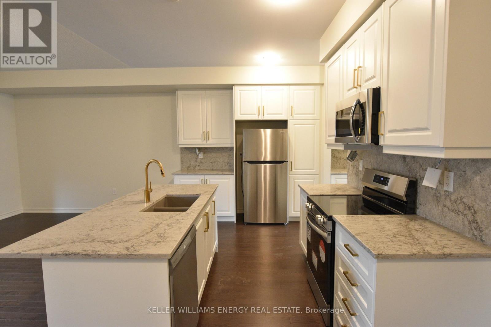 Photo 6 of 481 Twin Streams Road, Whitby ON