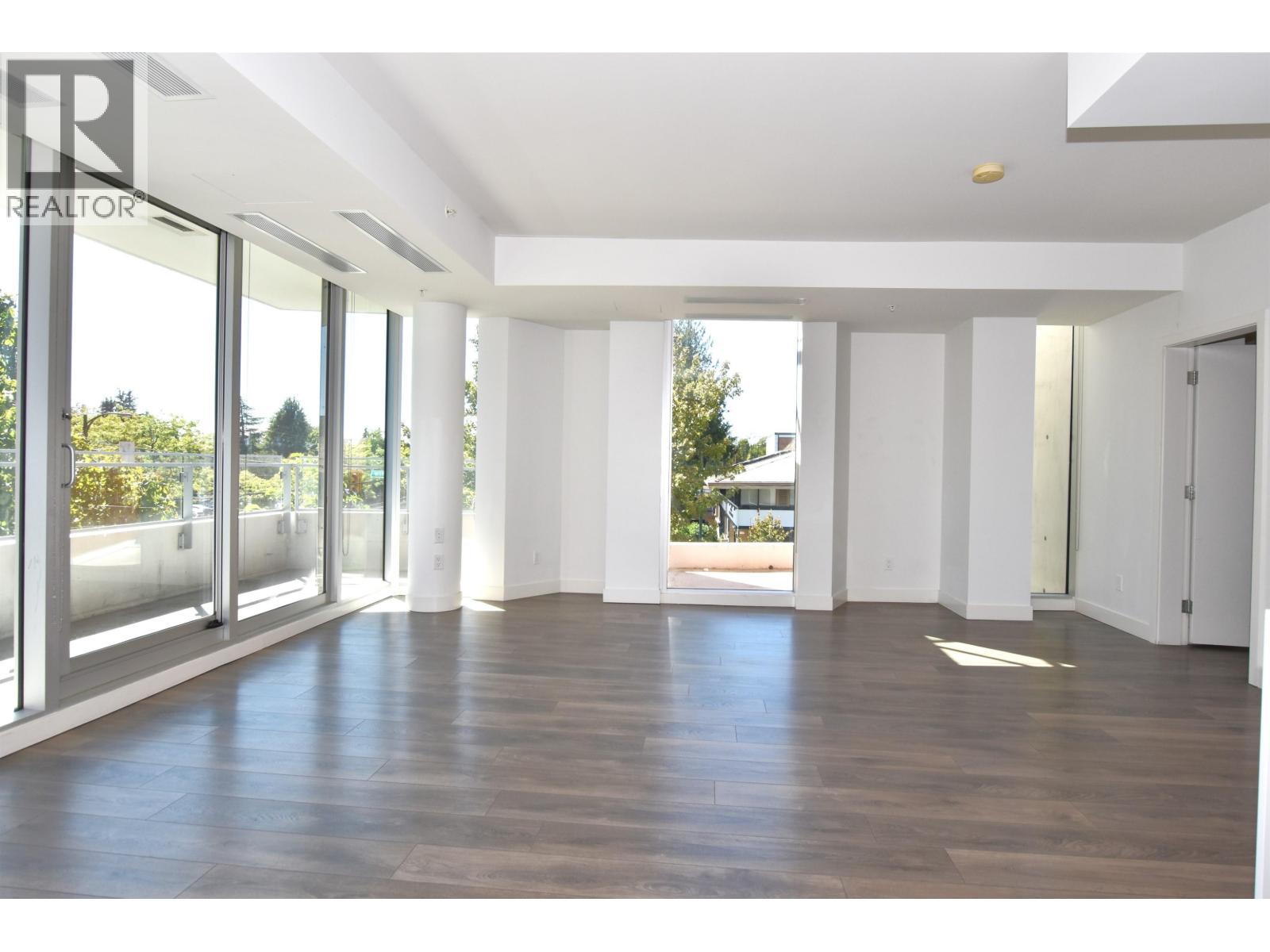 307 5688 WILLOW STREET - Photo 2 of 17, Vancouver, British Columbia