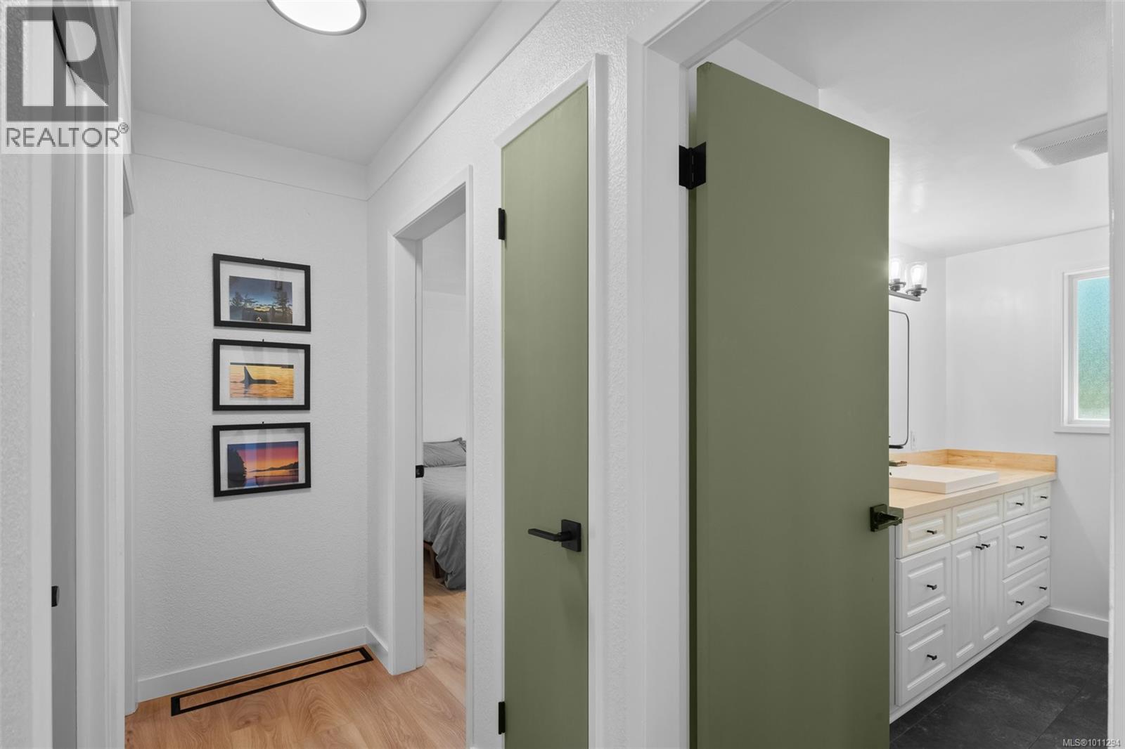 Photo 28 of 765 Lily Ave, Saanich BC