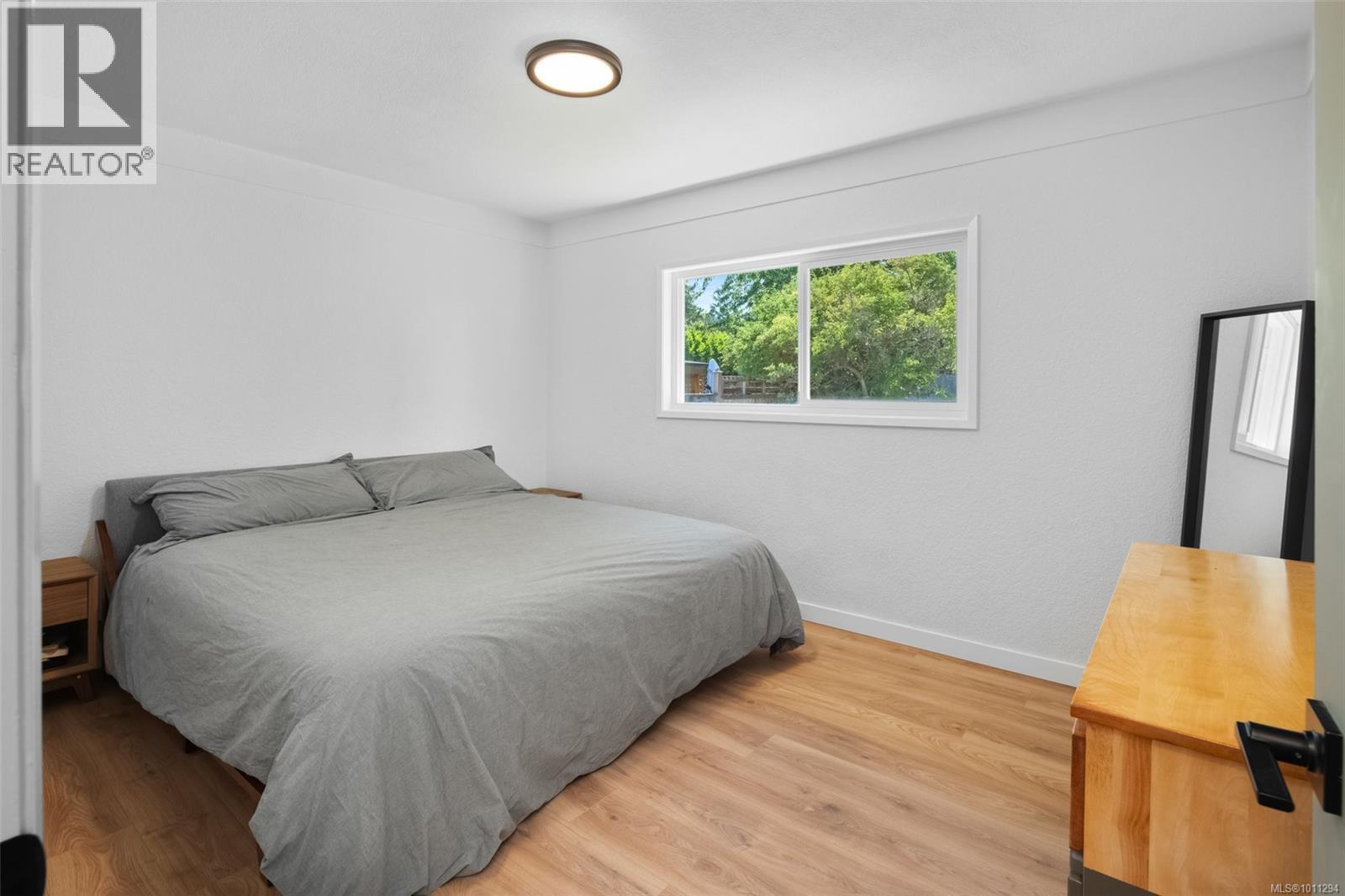 Photo 32 of 765 Lily Ave, Saanich BC